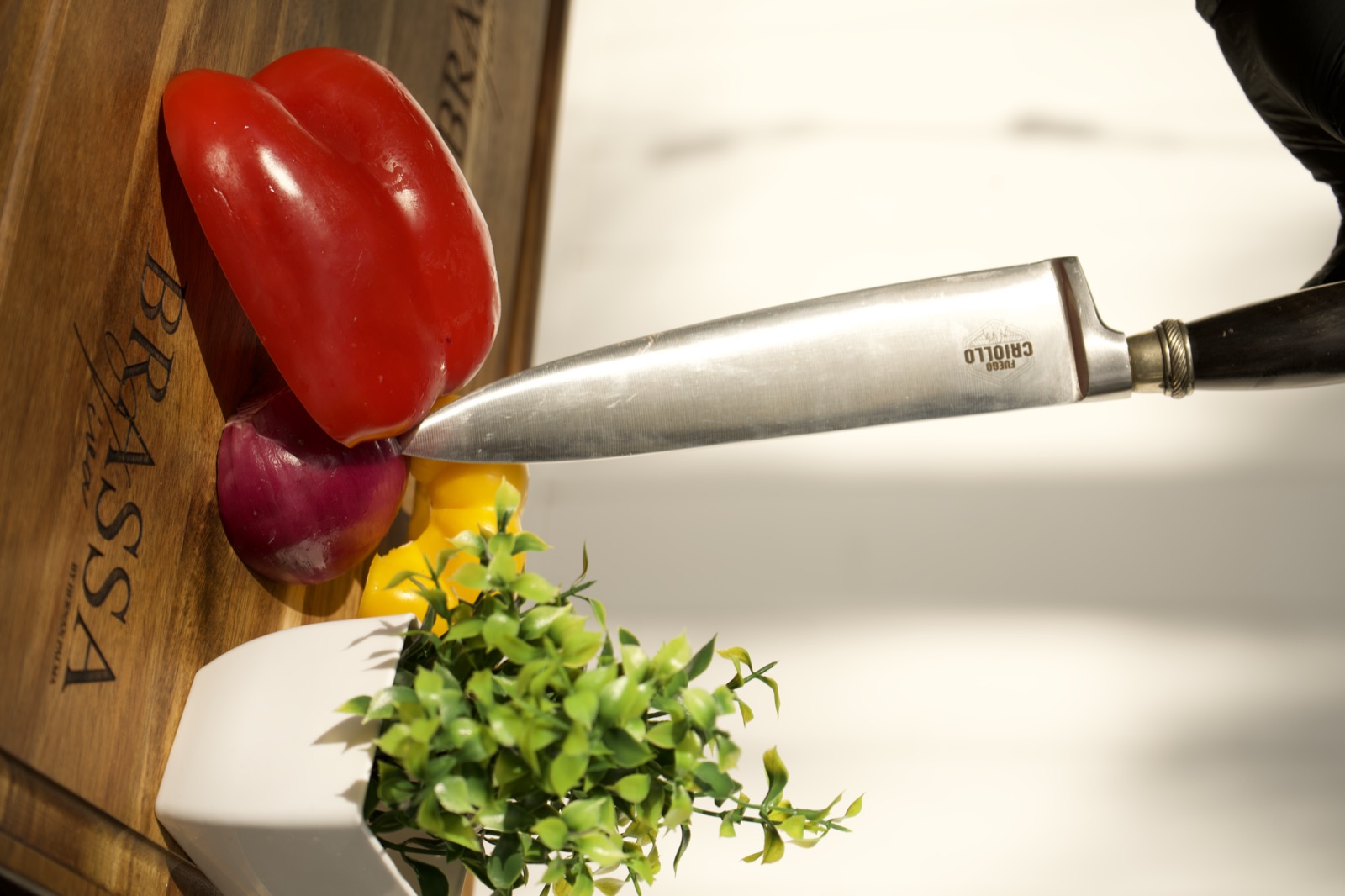 The knife and the garden